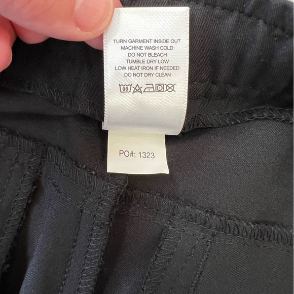 FIGS Tansen 5 Pocket Jogger Scrub Pants in Black, size L - Picture 9 of 10